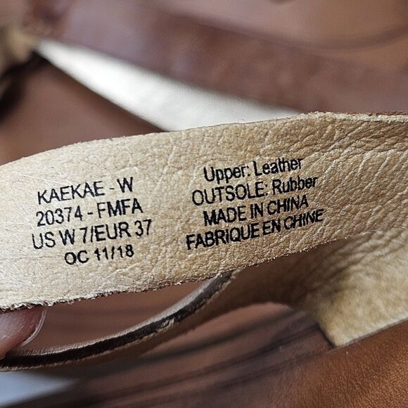 Olukai Kaekae sandals size 7 Leather Flip Flops Sahara Bubbly Golden - Picture 3 of 5